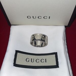GUCCI ICON 18K White Gold Floral Enamel Ring Band Size 6.5